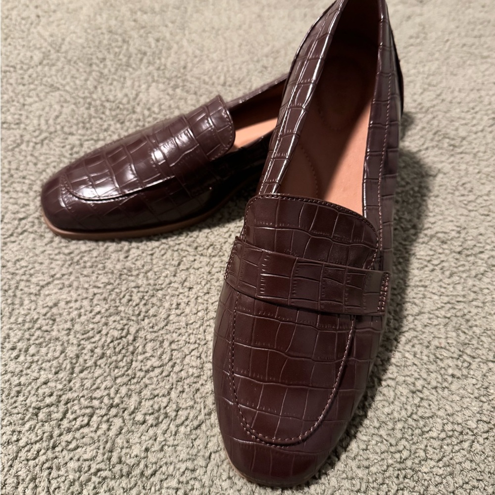Chocolate Brown Crocodile Pattern Loafers